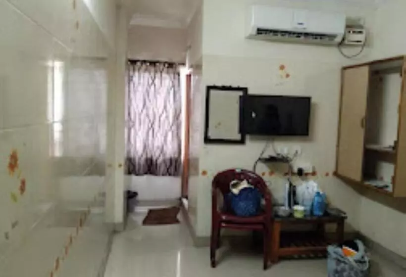 ホテル Govind Heights