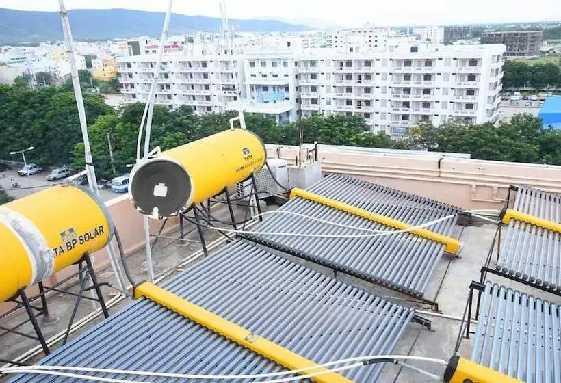 ホテル Govind Heights