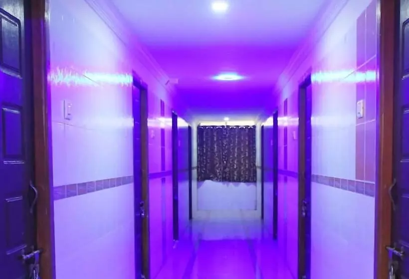 ホテル Govind Heights