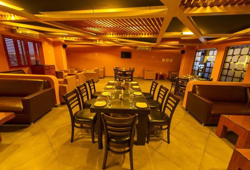 فندق Green Park Suites