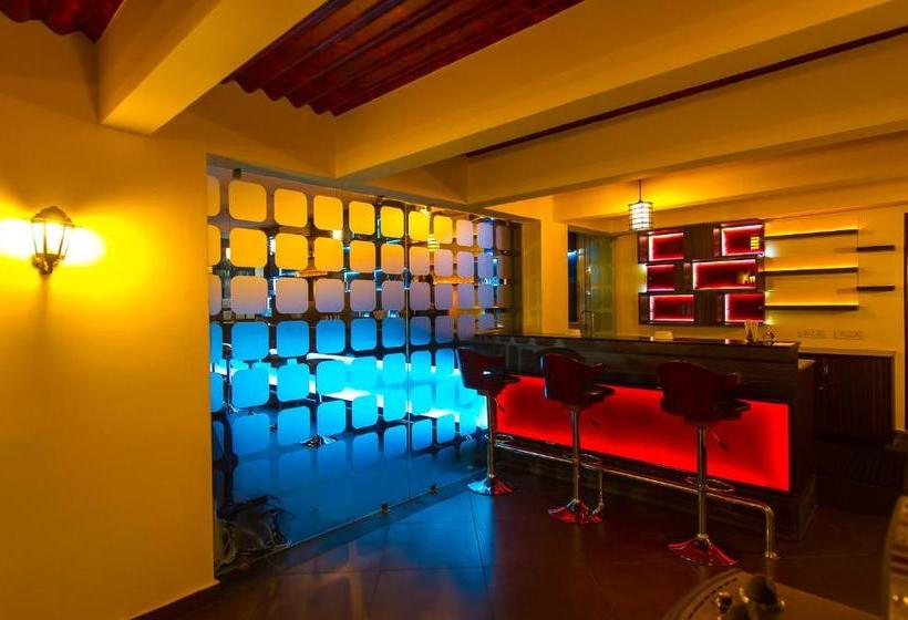 فندق Green Park Suites