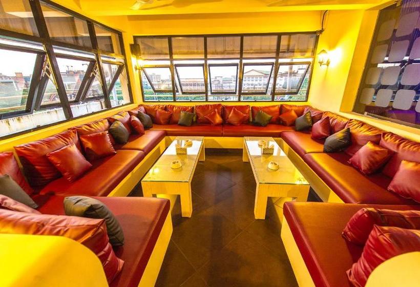 فندق Green Park Suites