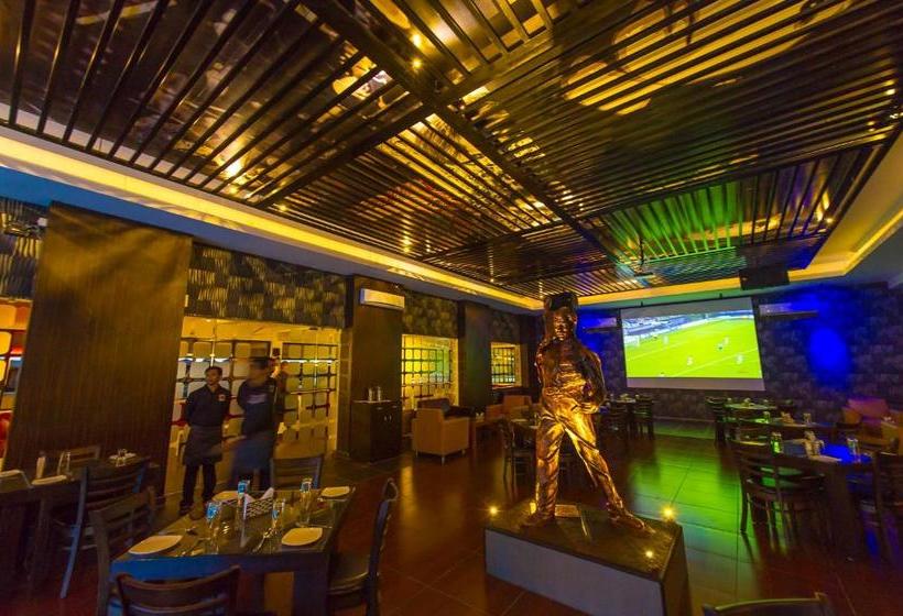 فندق Green Park Suites