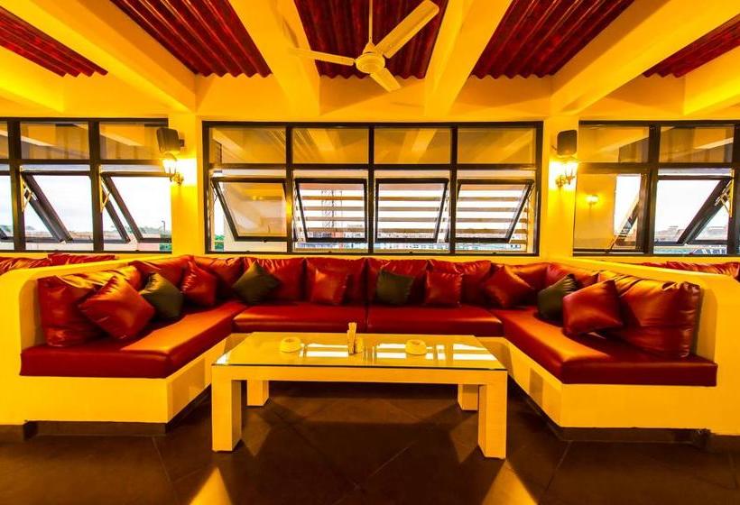 فندق Green Park Suites