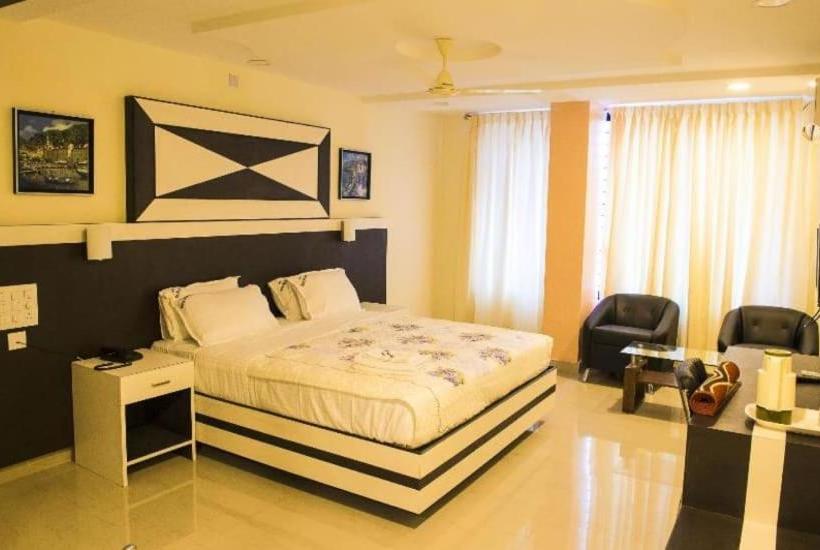 فندق Green Park Suites