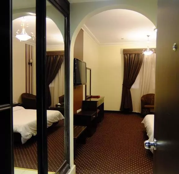 Mas Hotel And Suites