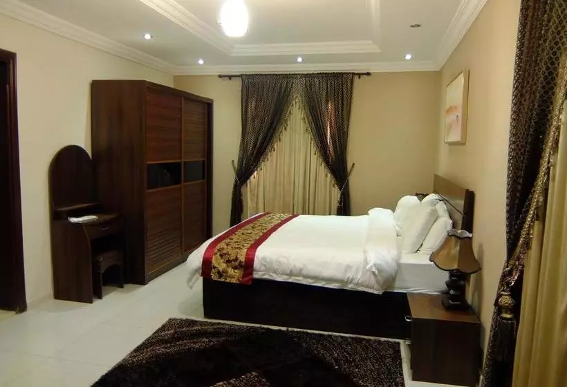 Mas Hotel And Suites