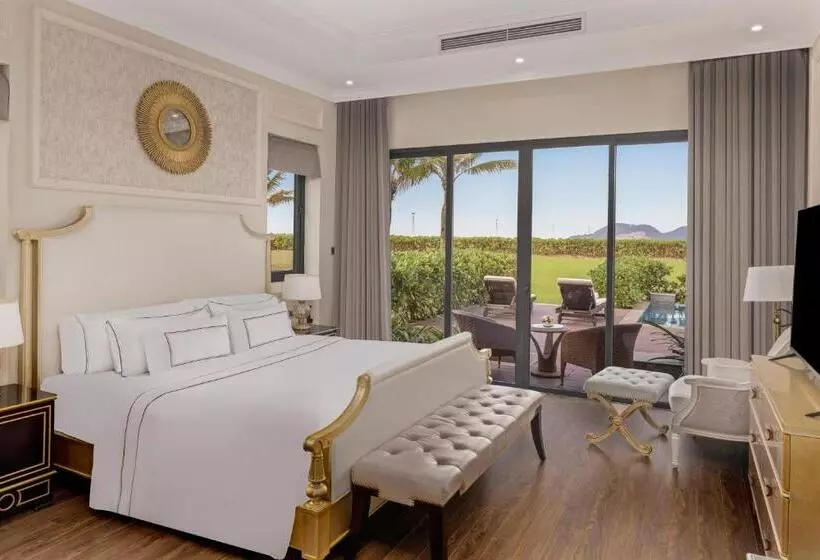 Melia Vinpearl Cua Hoi Beach Resort