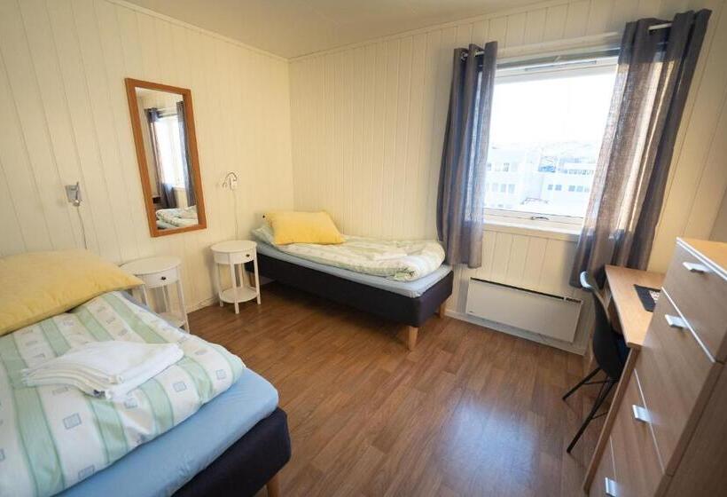 فندق على الطريق Mix Tana Spiseri Og Overnatting