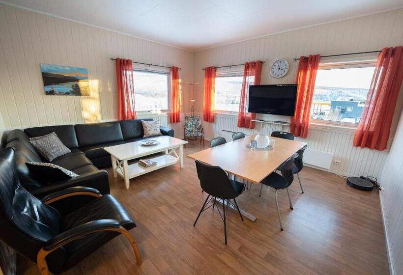 فندق على الطريق Mix Tana Spiseri Og Overnatting