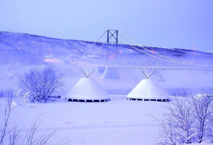 فندق على الطريق Mix Tana Spiseri Og Overnatting