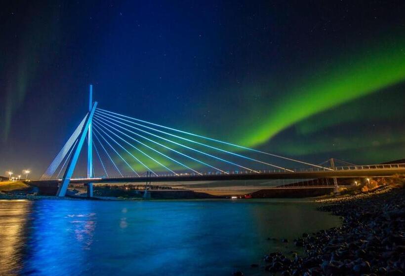 فندق على الطريق Mix Tana Spiseri Og Overnatting