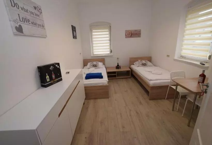 ユースホステル Monteurzimmer Kirchheim Teck