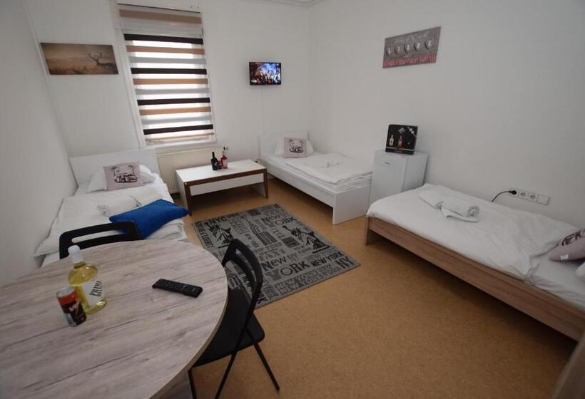 旅馆 Monteurzimmer Kirchheim Teck