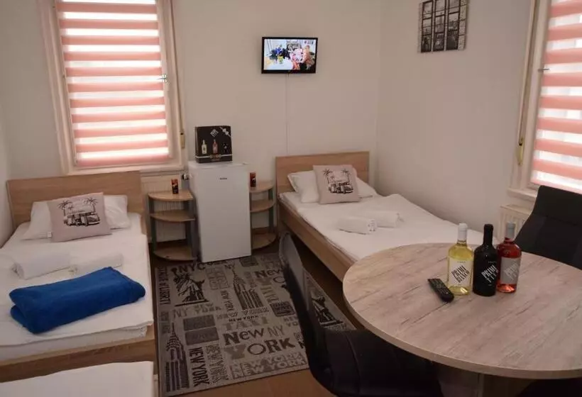 ユースホステル Monteurzimmer Kirchheim Teck