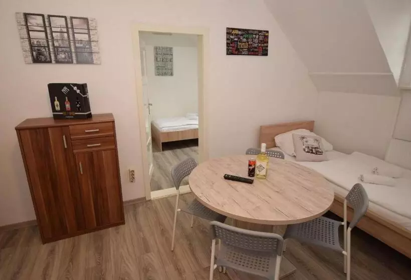 ユースホステル Monteurzimmer Kirchheim Teck