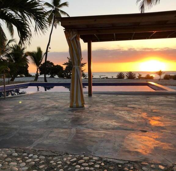 تختخواب و صبحانه Al Mare