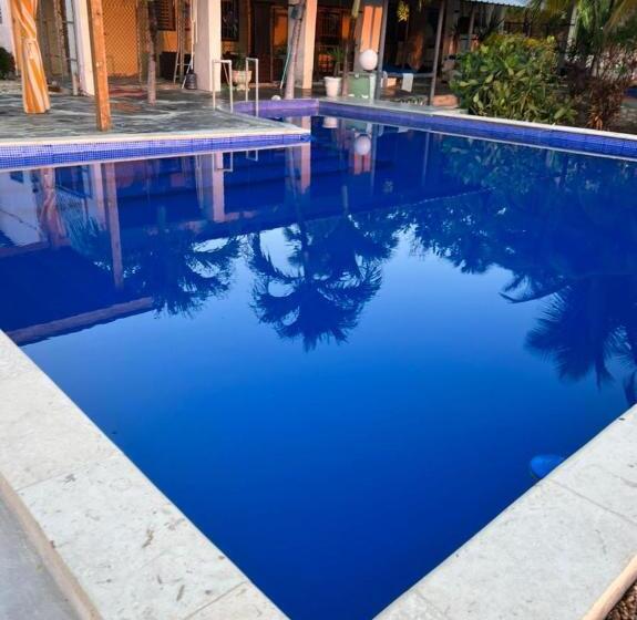 تختخواب و صبحانه Al Mare