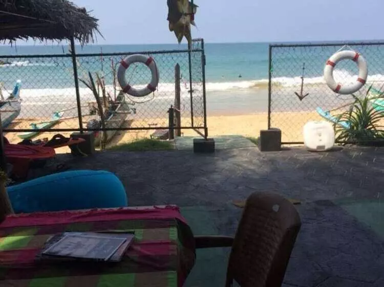تختخواب و صبحانه Villa Crocodile Beach