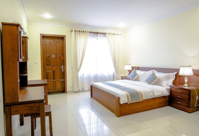 هتل Hamptons Apartments