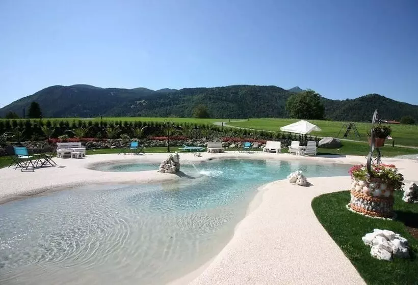 Hotelli Albergo Ristorante La Bussola