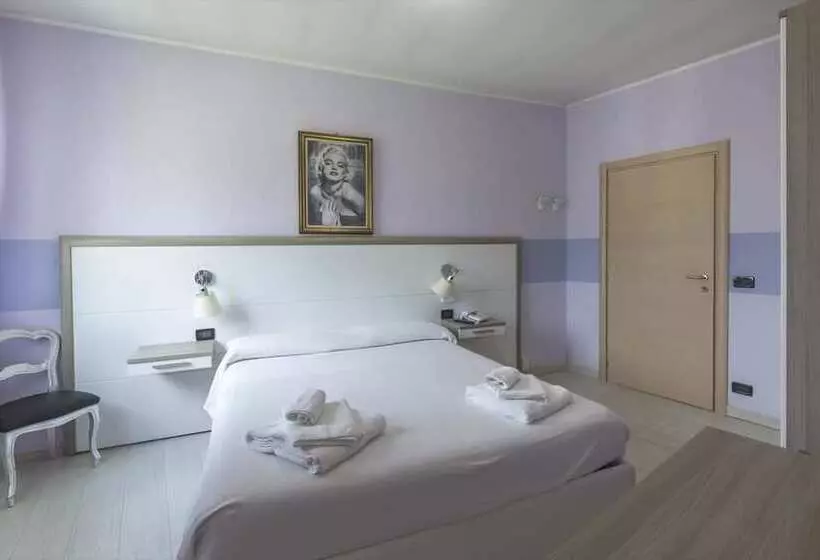Hotelli Albergo Ristorante La Bussola