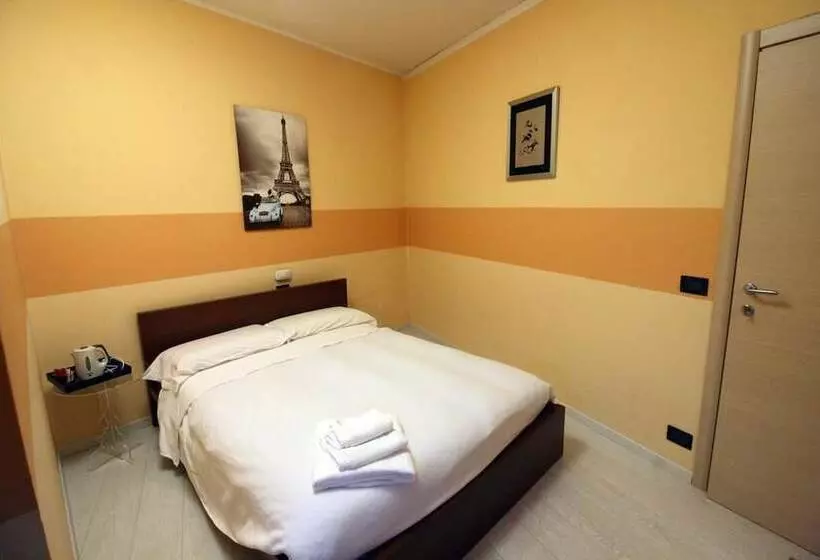Hotelli Albergo Ristorante La Bussola