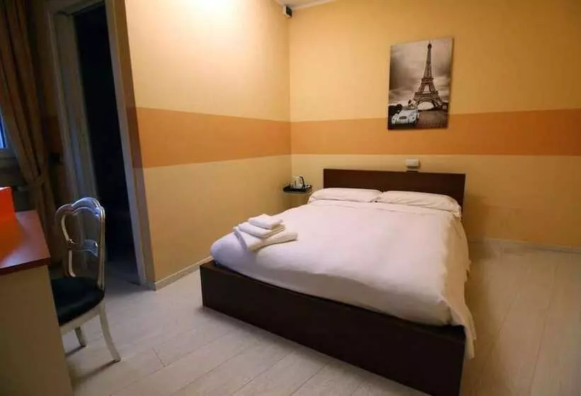 Hotelli Albergo Ristorante La Bussola