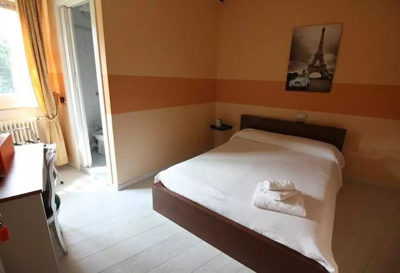 Hotelli Albergo Ristorante La Bussola