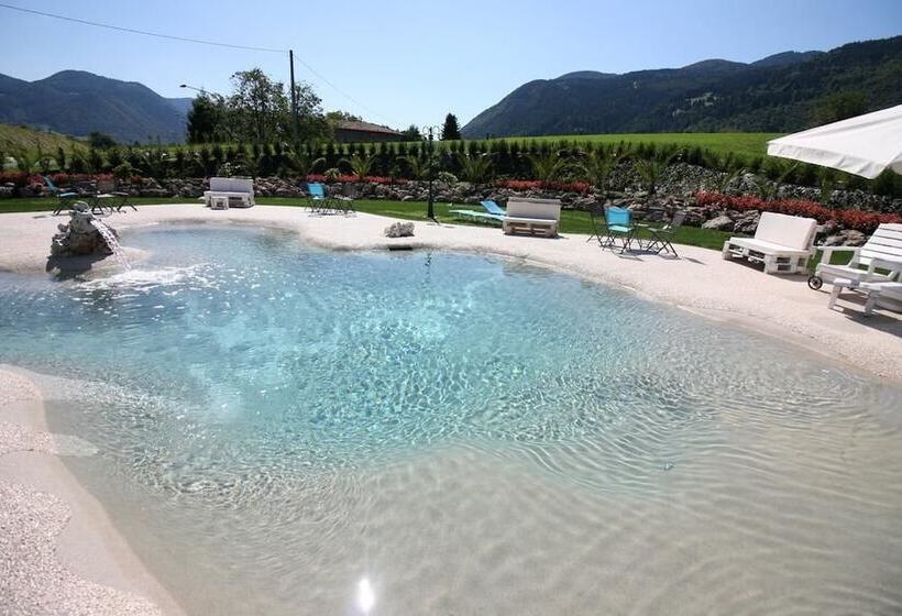 Отель Albergo Ristorante La Bussola