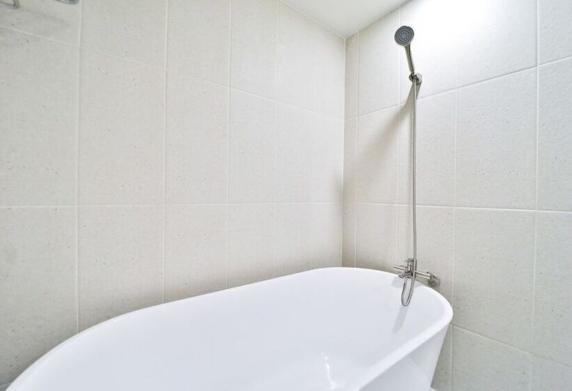 Calm Rest Hotel Busan Sasang