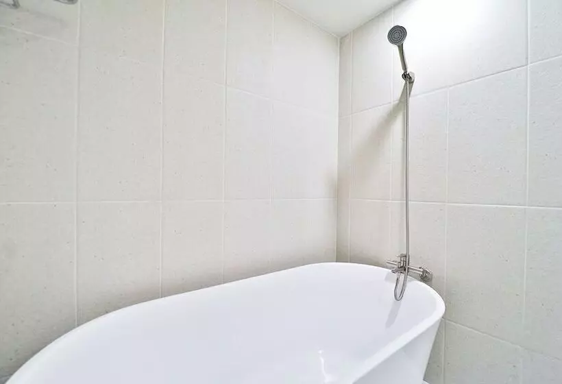 Calm Rest Hotel Busan Sasang