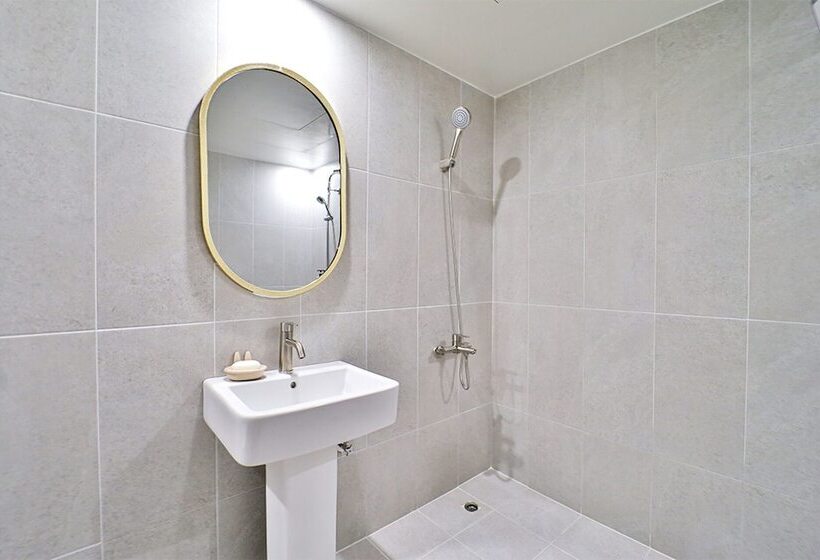 Calm Rest Hotel Busan Sasang