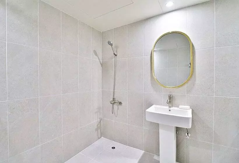 Calm Rest Hotel Busan Sasang