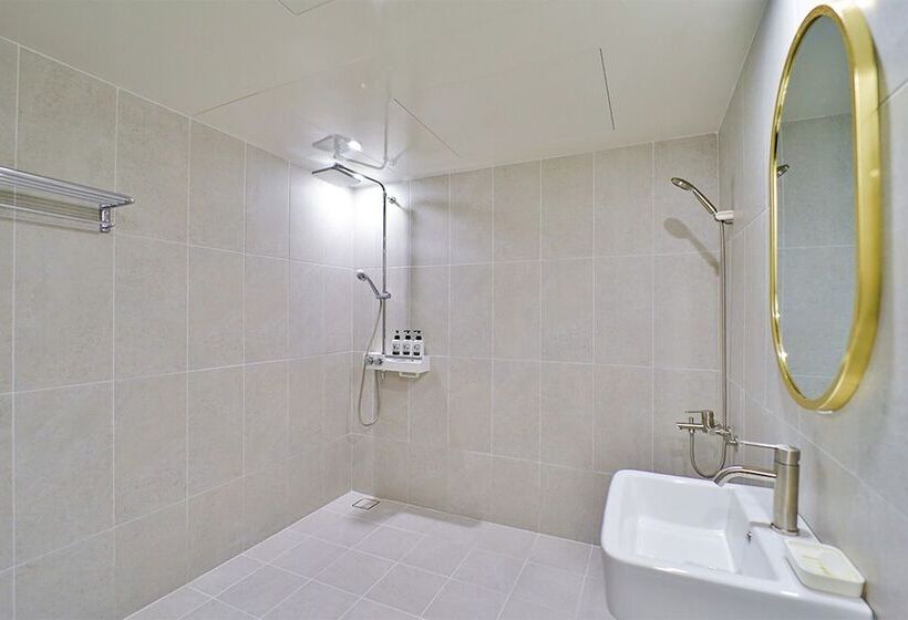 Calm Rest Hotel Busan Sasang