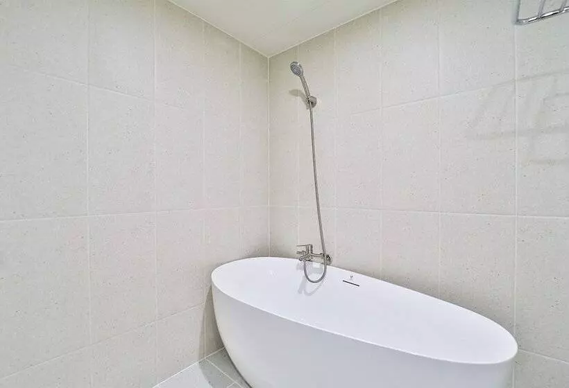 Calm Rest Hotel Busan Sasang