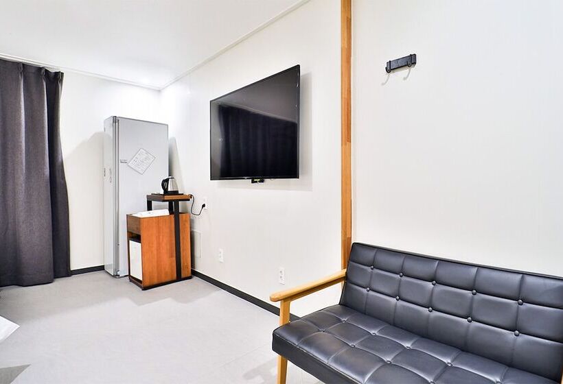 Calm Rest Hotel Busan Sasang