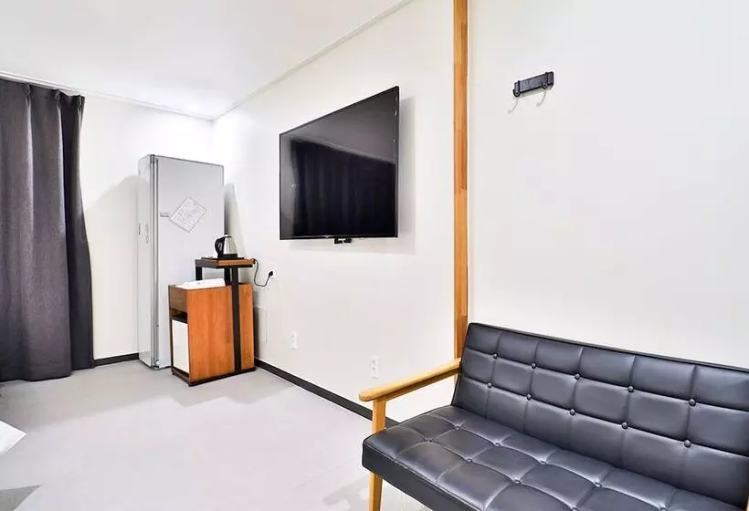 Calm Rest Hotel Busan Sasang