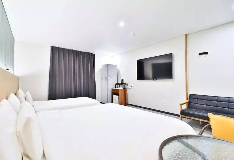 Calm Rest Hotel Busan Sasang