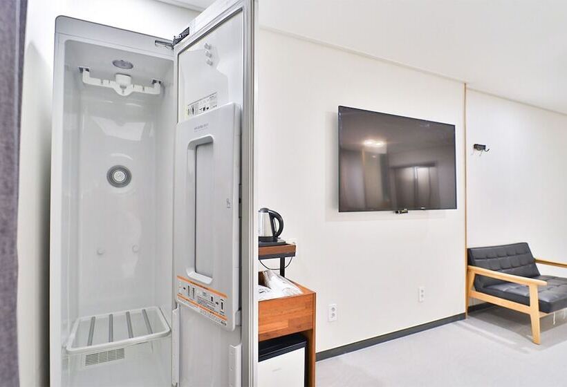 Calm Rest Hotel Busan Sasang