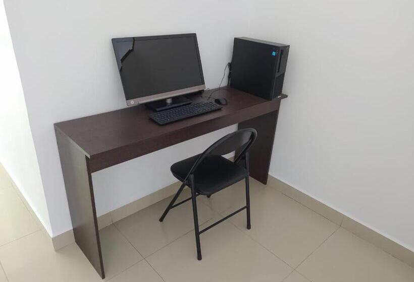 فندق Manta Airport