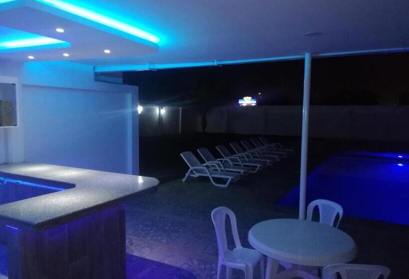 فندق Manta Airport