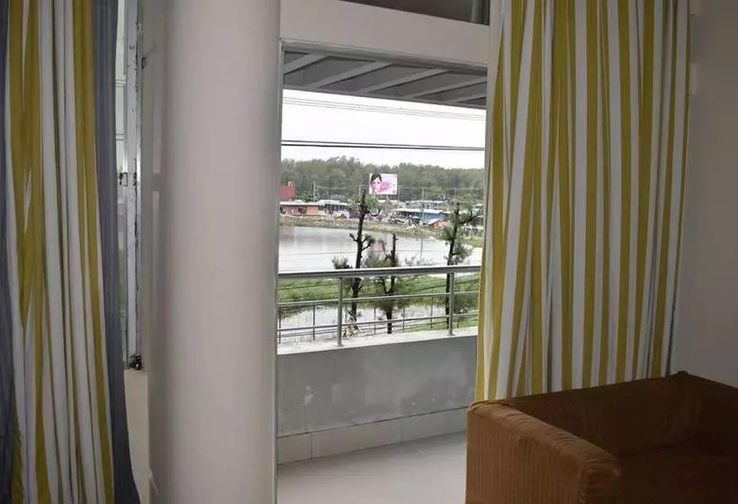 هتل Marine Plaza
