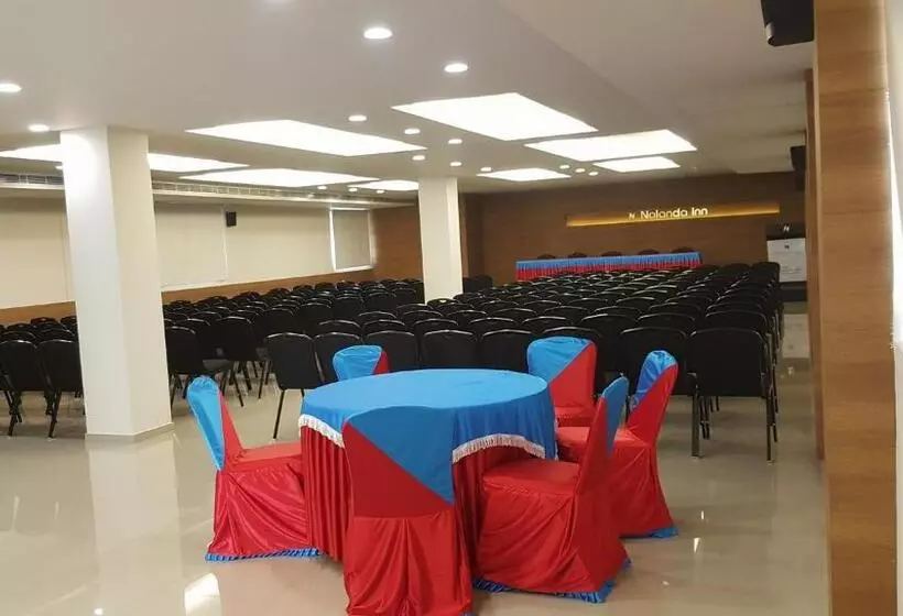 ホテル Nalanda Inn