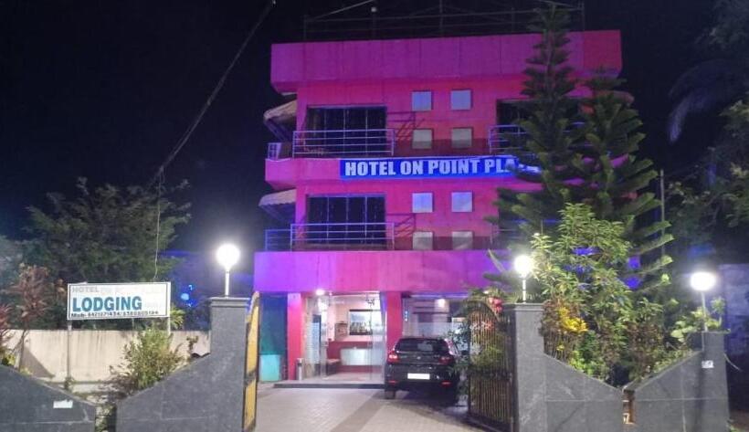 ホテル On Point Plaza