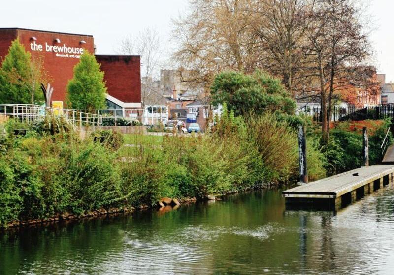 בית מלון כפרי Royal Ashton Townhouse   Taunton