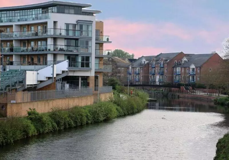هتل Royal Ashton Townhouse   Taunton