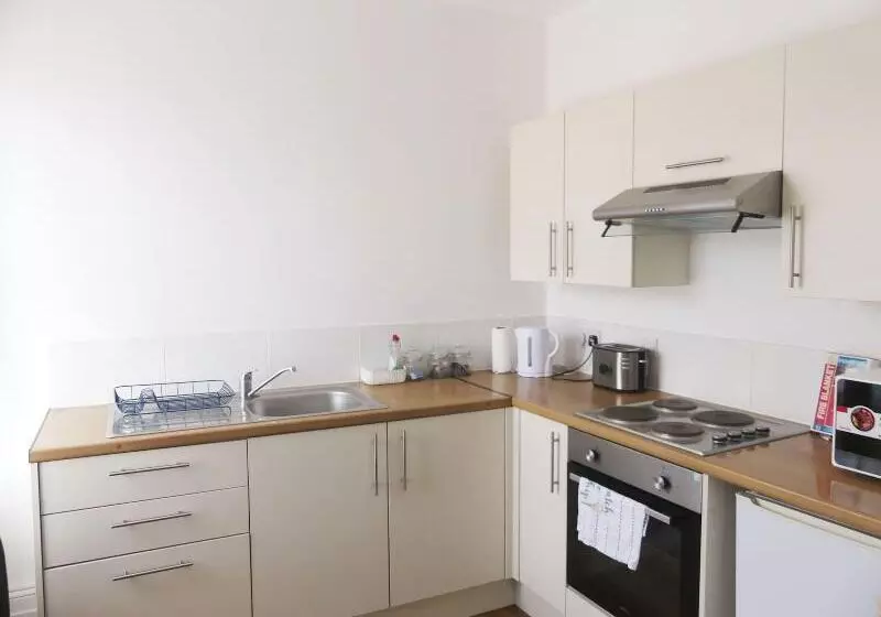 هتل Royal Ashton Townhouse   Taunton