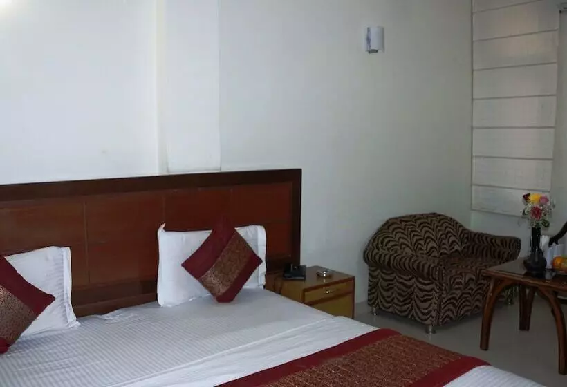 Maxfort Budget Hotel Gurgaon
