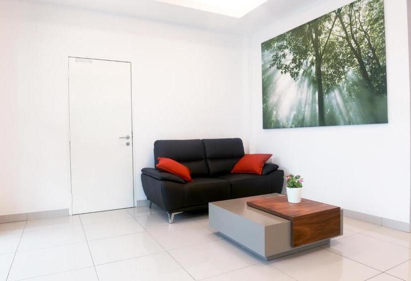 Brezza Hotel Sitiawan